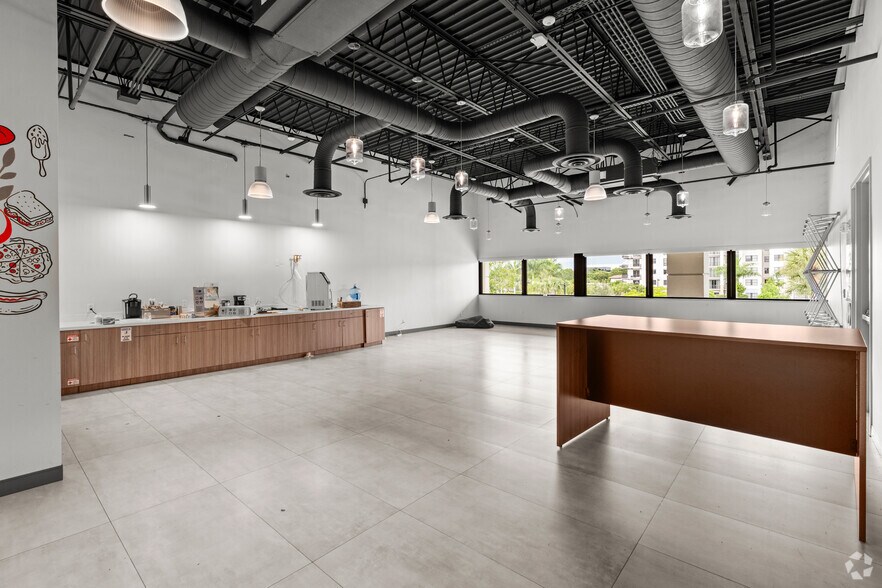 More Photos Of 5300 Broken Sound Blvd NW, Boca Raton Office For Lease