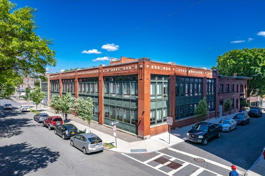 Primary Photo Of 260 A Washington Ave, Albany Apartments For Sale