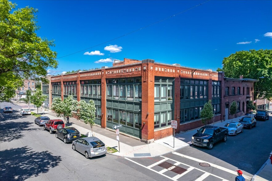 Primary Photo Of 260 Washington Ave, Albany Apartments For Sale