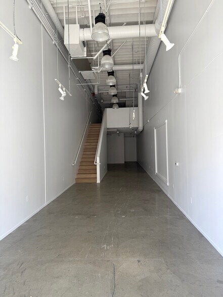 More Photos Of 921 Crocker St, Los Angeles Storefront Retail Office For Sale