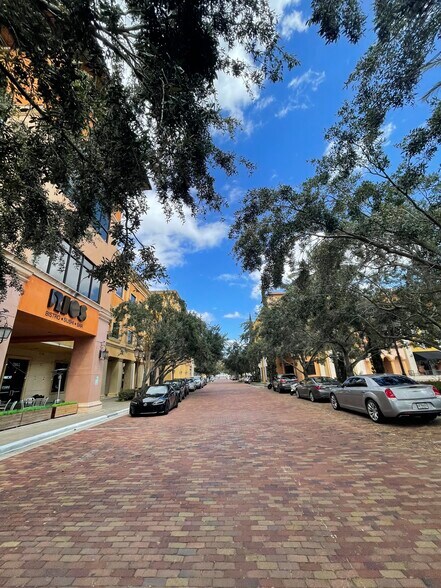 More Photos Of 7065 Westpointe Blvd, Orlando Loft Creative Space For Sale