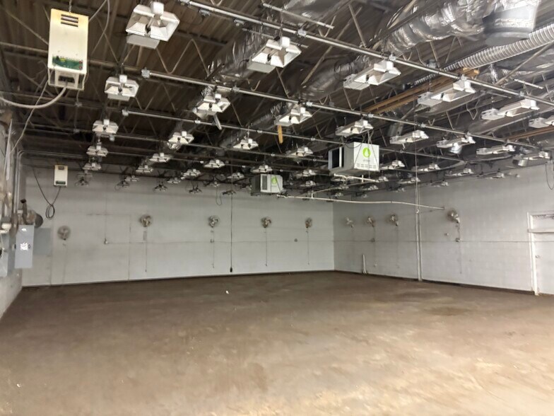 More Photos Of 326 W College Ave, Guthrie Manufacturing For Sale