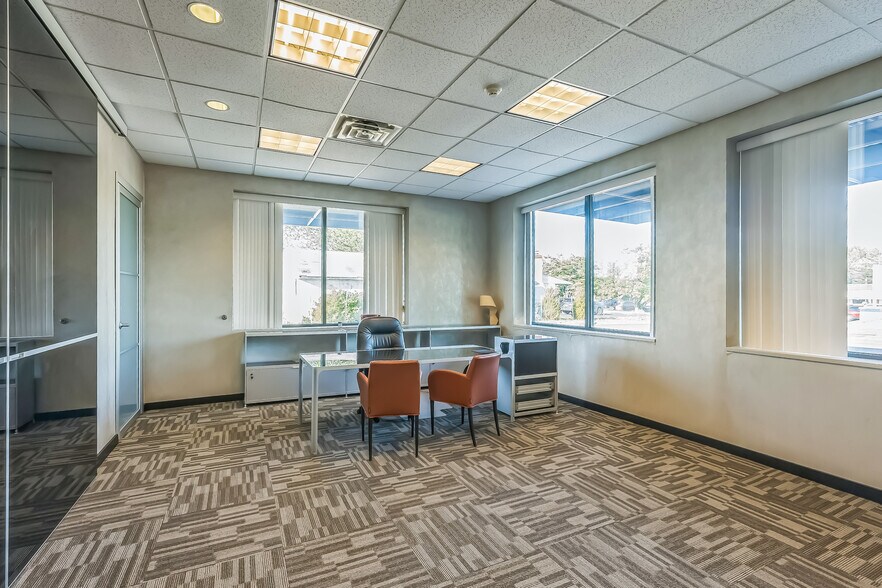 More Photos Of 3618 Hulmeville Rd, Bensalem Flex For Sale