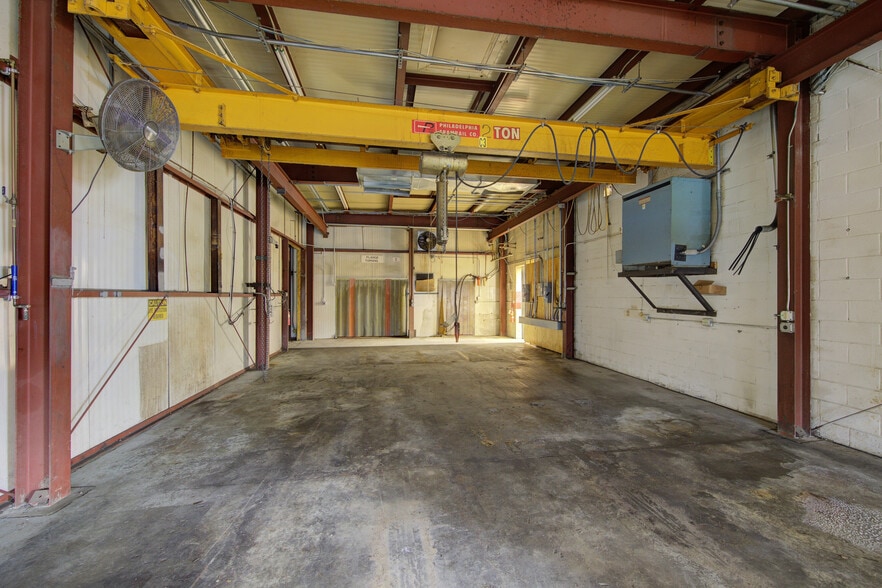 More Photos Of 180 Ushers Rd, Round Lake Warehouse For Sale