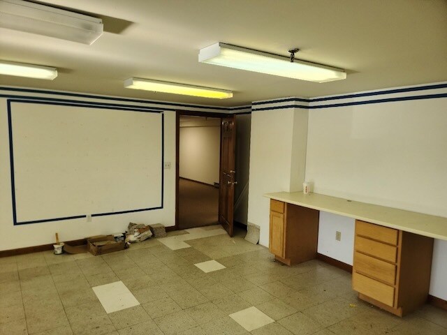 More Photos Of 40 Industry Rd, Marstons Mills Office For Sale