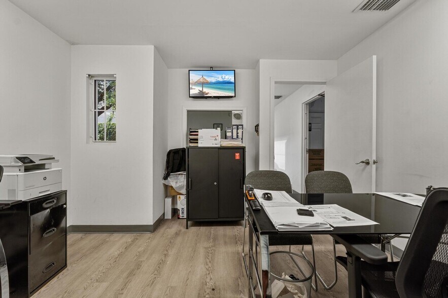 More Photos Of 10813-10841 NW 29th St, Doral Warehouse For Sale