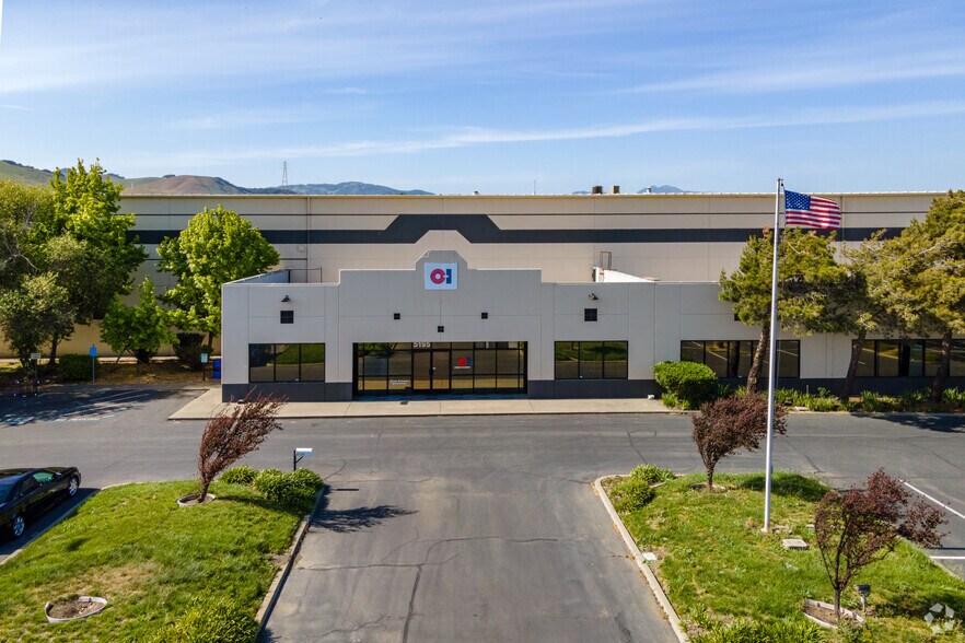 More Photos Of 5195 Fermi Dr, Fairfield Distribution For Lease