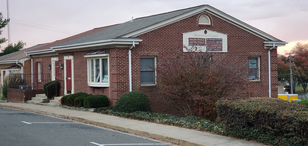 More Photos Of 20 John Marshall St, Warrenton Office For Lease