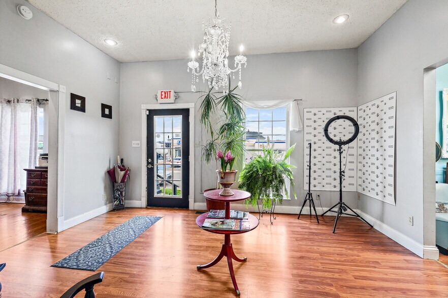 More Photos Of 2048 Winchester Ave, Ashland General Retail For Sale