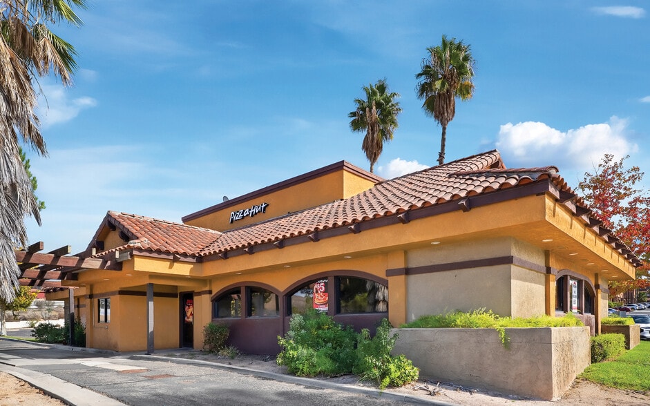 Primary Photo Of 31736 Casino Dr, Lake Elsinore Fast Food For Sale