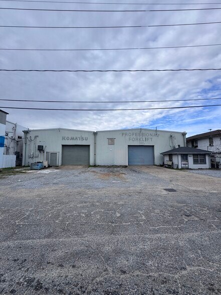 Primary Photo Of 4817 Thrush St, Metairie Warehouse For Lease