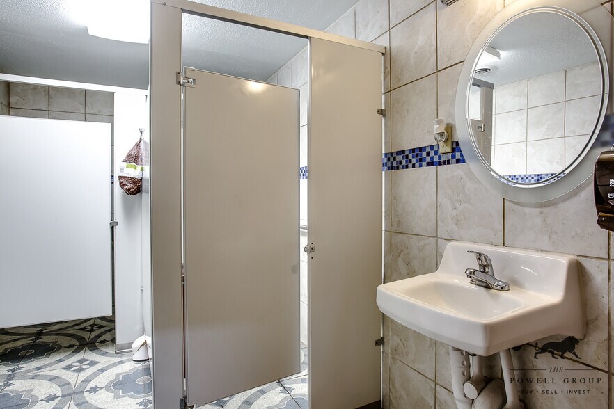 More Photos Of 701 E 50th St, Lubbock Restaurant For Sale