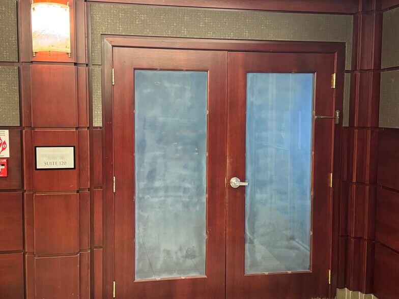 More Photos Of 450 Alkyre Run Dr, Westerville Medical For Sale