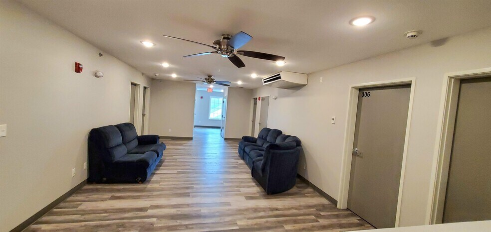 More Photos Of 404 W 7th St, Hays Sorority Fraternity House For Sale
