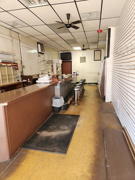 More Photos Of 1032-1044 Broad St, Bloomfield General Retail For Lease