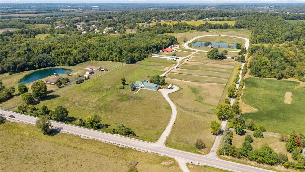 More Photos Of 7233 National Rd, Thornville Horse Stables For Sale