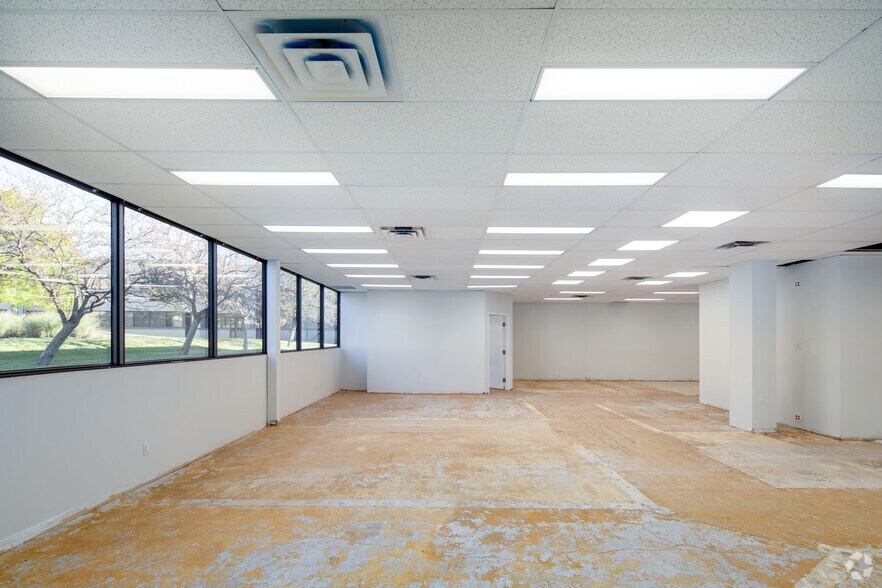 More Photos Of 87 Skyway Ave, Toronto Unknown For Lease