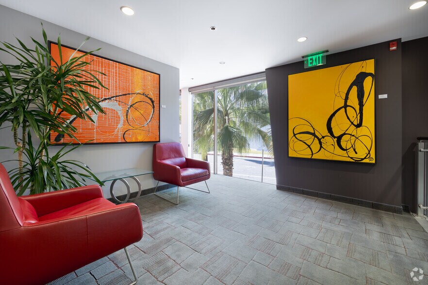 More Photos Of 500 S Palm Canyon Dr, Palm Springs Office For Lease
