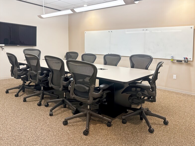 More Photos Of 14090 Southwest Fwy, Sugar Land Coworking Space