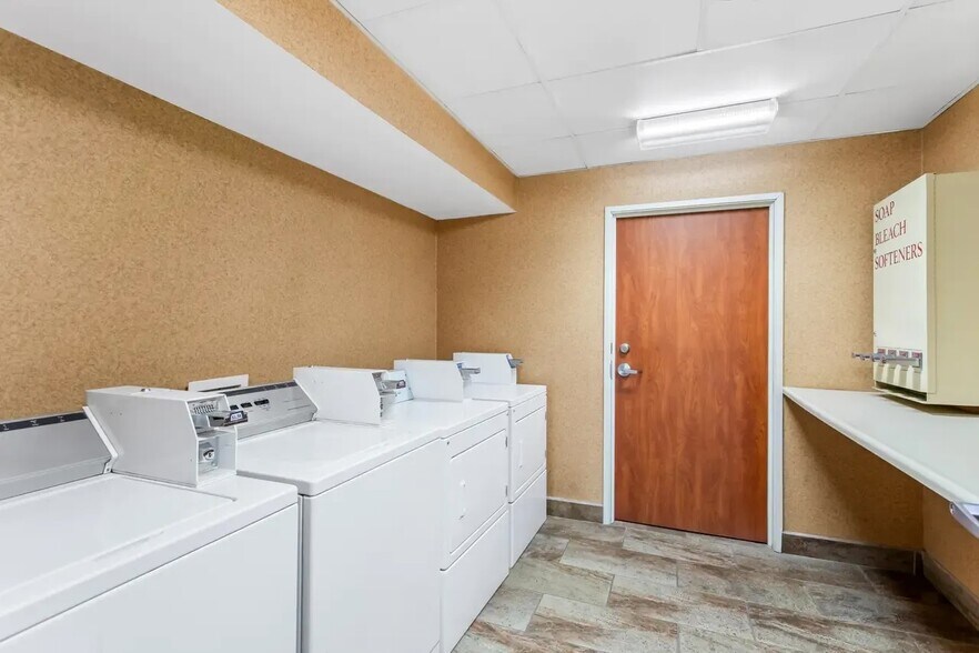 More Photos Of 2205 N Date St, Truth Or Consequences Hotel For Sale