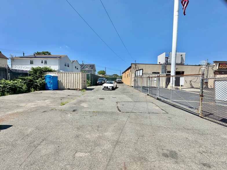 More Photos Of 14610 Guy R Brewer Blvd, Jamaica Warehouse For Sale