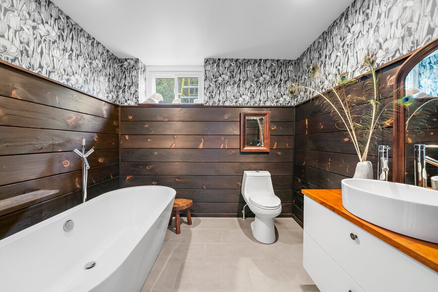 More Photos Of 4075 Branches Ln, Doylestown Flex For Sale