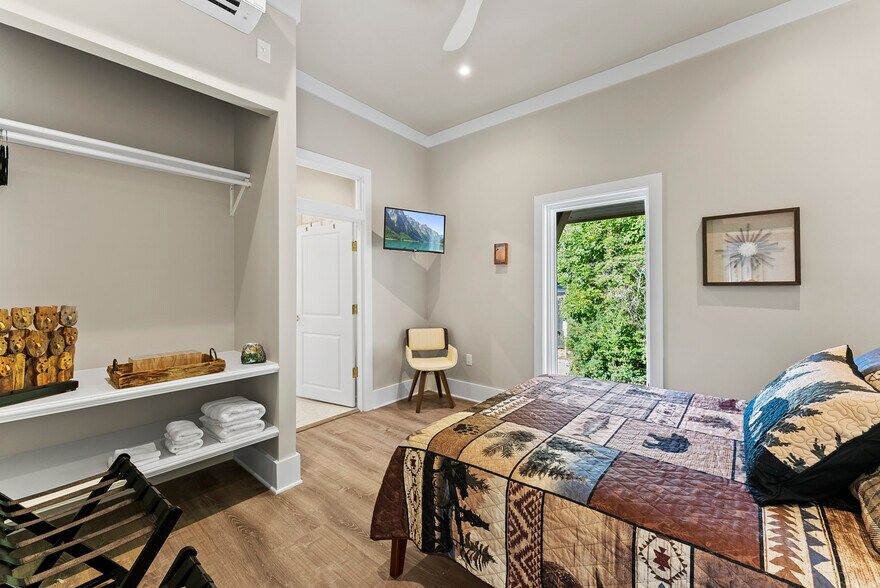 More Photos Of 870 Main St, Blowing Rock Restaurant For Sale