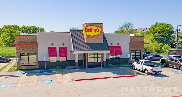 More Photos Of 709 N Interstate 35, Waco Restaurant For Lease