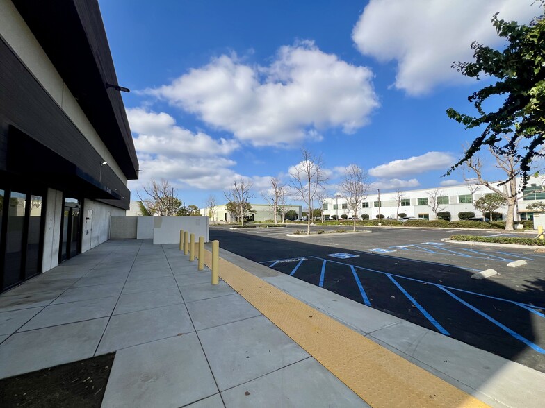 More Photos Of 1690 Universe Cir, Oxnard Medical For Lease