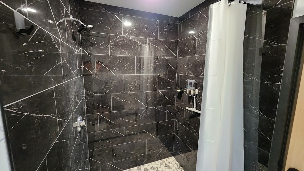 More Photos Of 13863 S 2700 W, Bluffdale Flex For Sale