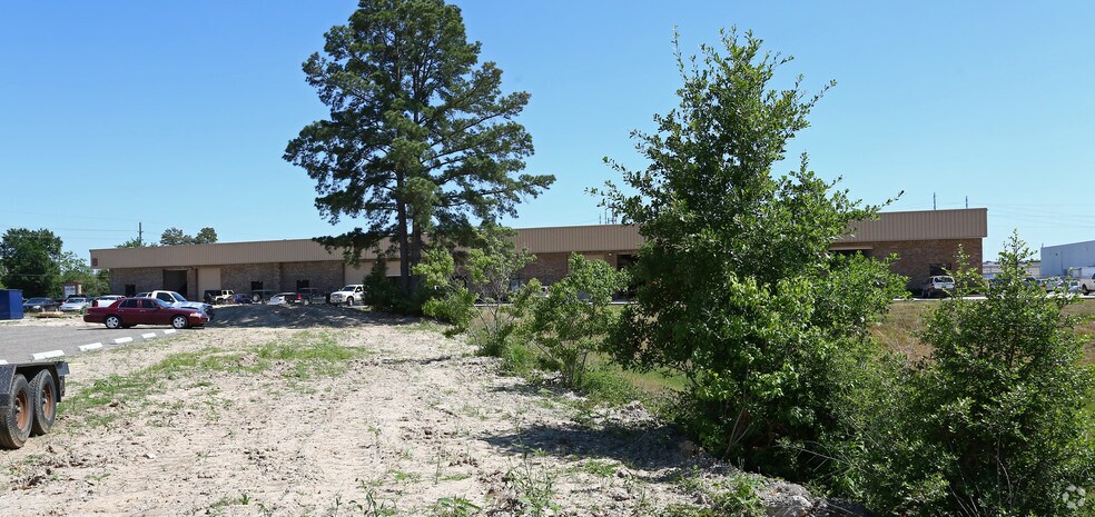 More Photos Of 10963 Cutten Rd, Houston Warehouse For Lease