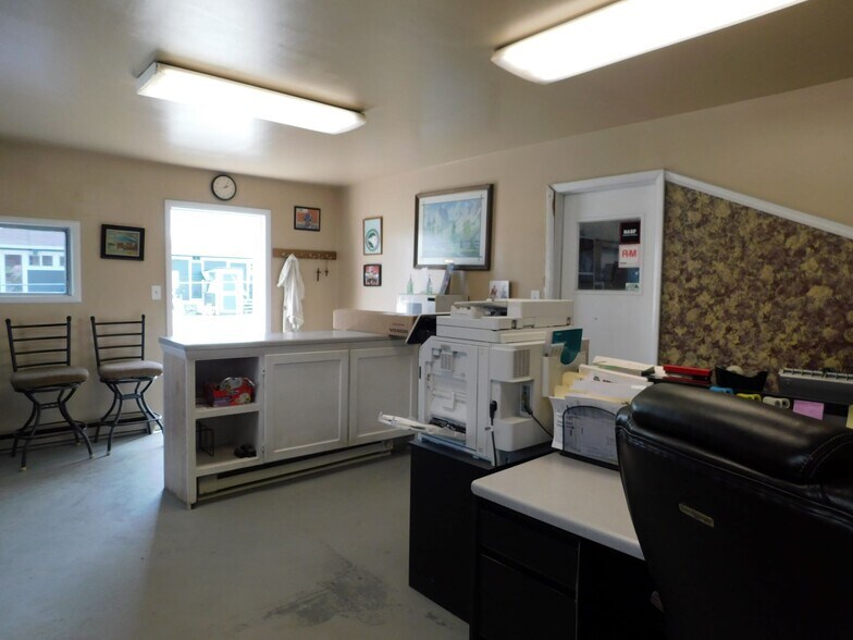 More Photos Of 101 S Center St, Green River General Retail For Sale