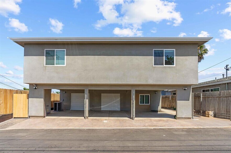More Photos Of 1417 Lemon St, Oceanside Multifamily For Sale