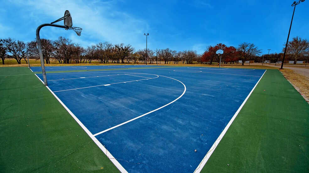 More Photos Of 400 W Martin Luther King Blvd, Duncan Sports And Entertainment For Sale