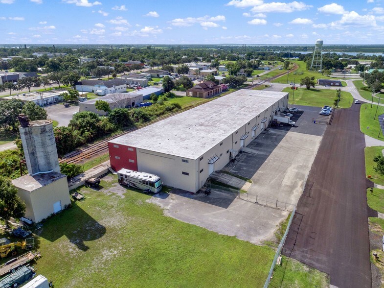 More Photos Of 110-112 W Interlake Blvd, Lake Placid Warehouse For Sale