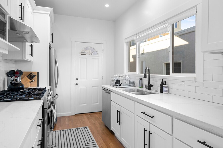 More Photos Of 4045 Manila Ave, Oakland Apartments For Sale