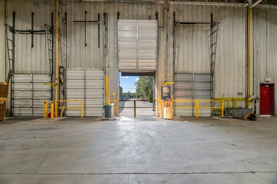 More Photos Of 197 Bosch Blvd, New Bern Warehouse For Lease