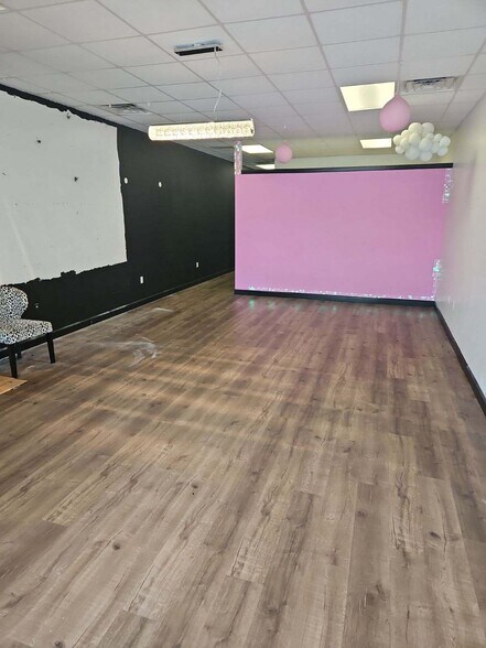 More Photos Of 7120 Hogan Rd, Jacksonville Unknown For Lease