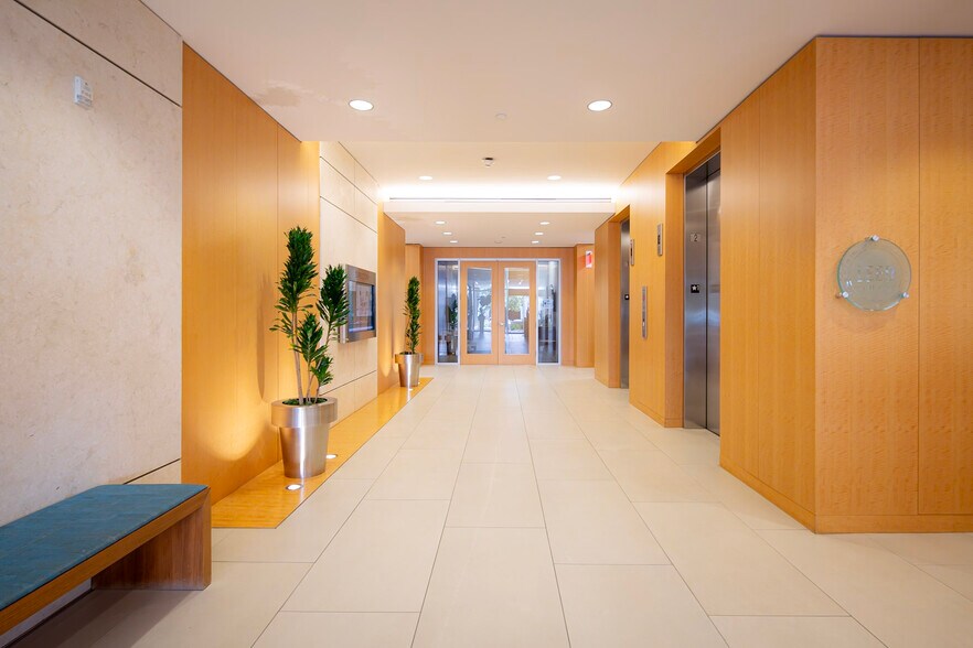 More Photos Of 8611 N Mo Pac Expy, Austin Medical For Lease