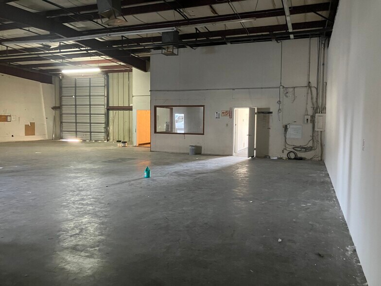 More Photos Of 5501 Aldrin Ct, Bakersfield Manufacturing For Lease
