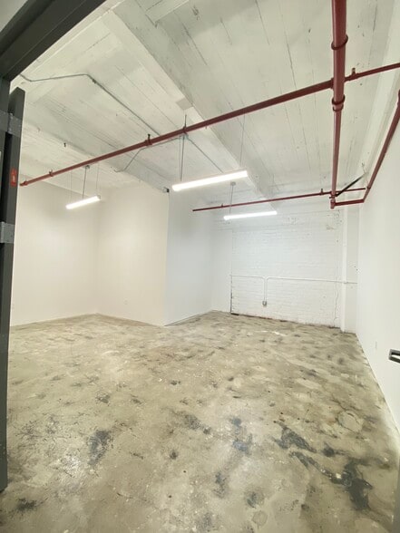 More Photos Of 901 E 31st St, Los Angeles Manufacturing For Lease
