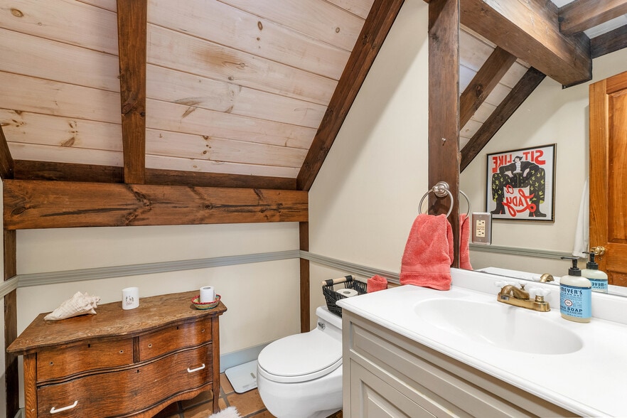 More Photos Of 68 Lyme Rd, Hanover Office Residential For Sale