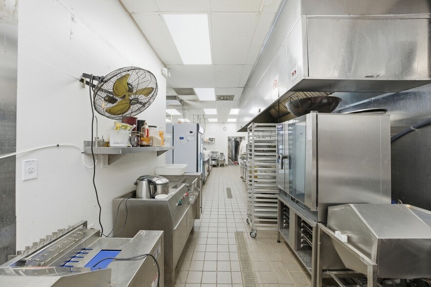 More Photos Of 17961 Sky Park Cir, Irvine Light Manufacturing For Lease