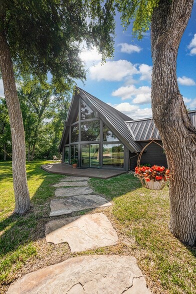 More Photos Of 4158 Creek Rd, Temple Specialty For Sale