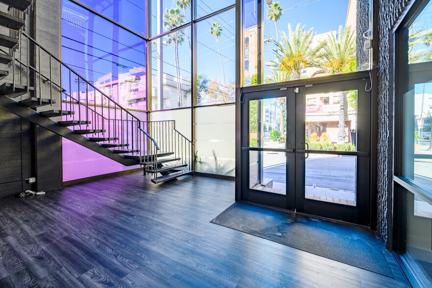 More Photos Of 6860 Lexington Ave, Los Angeles Loft Creative Space For Sale