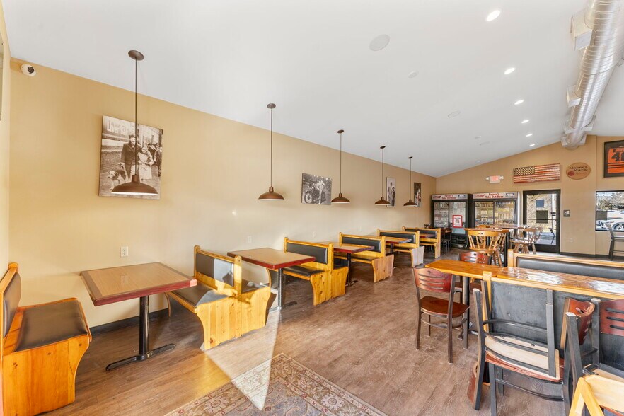 More Photos Of 1850 John Fries Hwy, Quakertown Restaurant For Sale