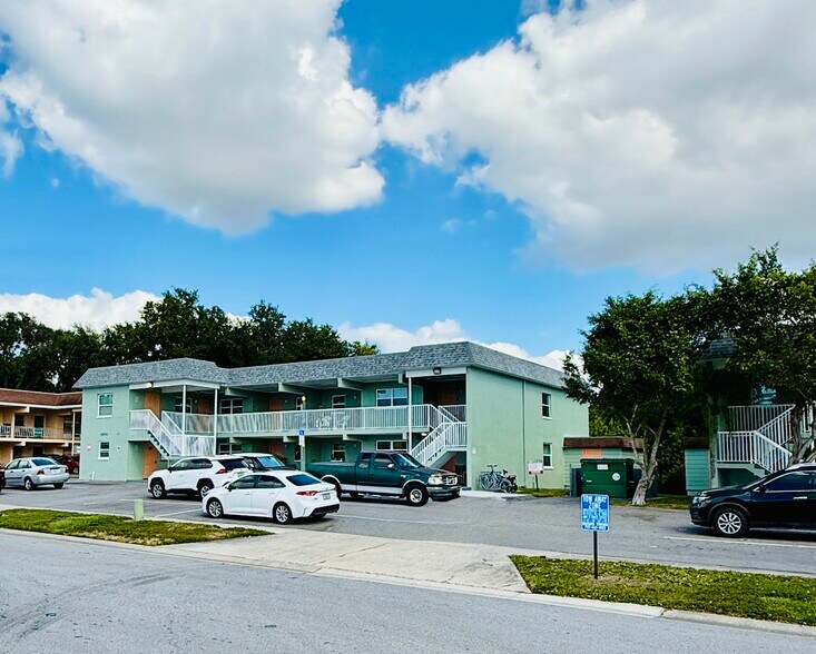 More Photos Of 2035 Alpine Rd, Clearwater Apartments For Sale