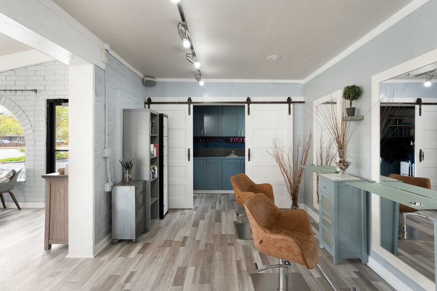 More Photos Of 916 Savannah Hwy, Charleston Freestanding For Lease