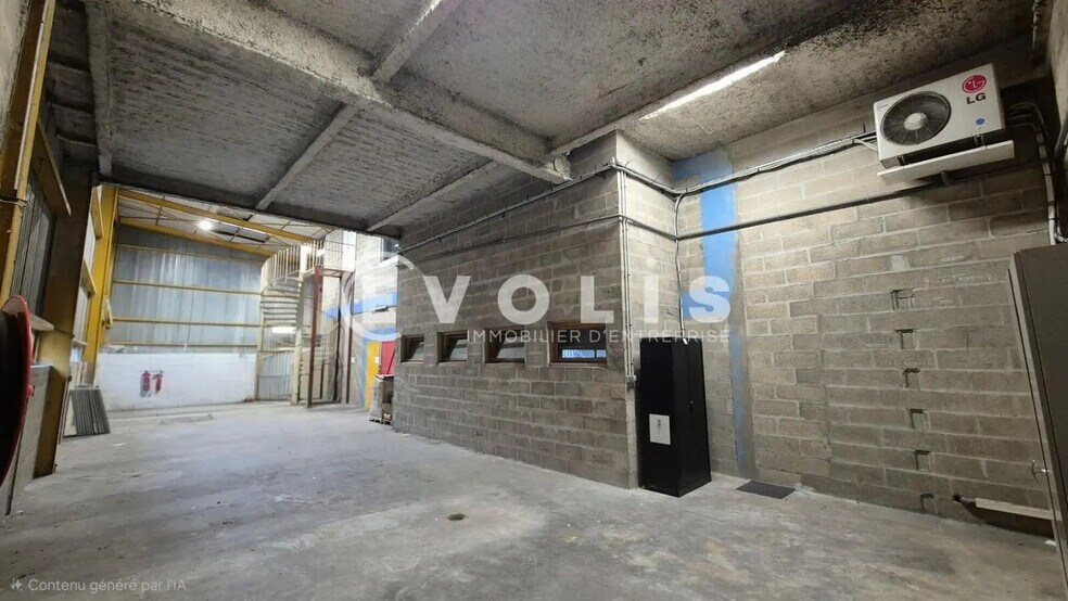 More Photos Of 11 Rue De La Mare Blanche, Noisiel Flex For Lease