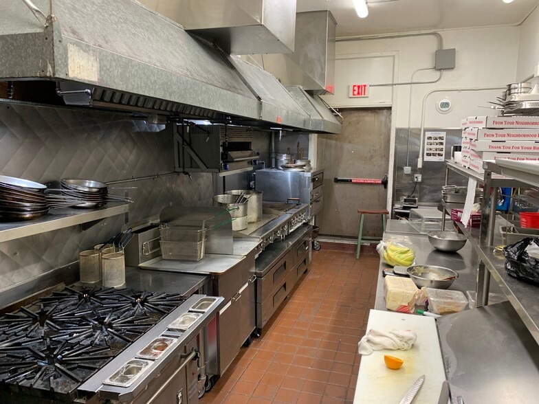 More Photos Of 1076-1080 S Fairfax Ave, Los Angeles Restaurant For Sale